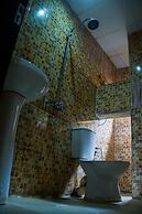 Glasshouse Hotel and Suites