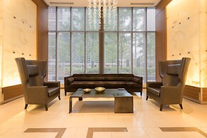 Grand Royal Condos - CN Tower