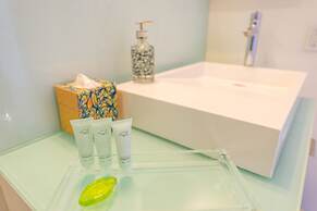 Grand Royal Condos - CN Tower