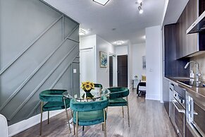 Grand Royal Condos - CN Tower