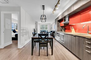 Grand Royal Condos - CN Tower