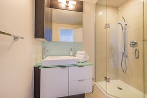 Grand Royal Condos - CN Tower