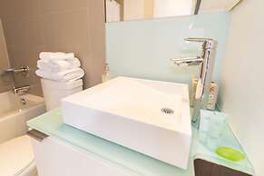 Grand Royal Condos - CN Tower