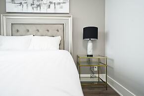 Grand Royal Condos - CN Tower