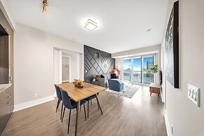 Grand Royal Condos - CN Tower