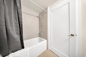 Grand Royal Condos - CN Tower