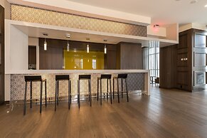 Grand Royal Condos - CN Tower