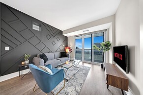 Grand Royal Condos - CN Tower