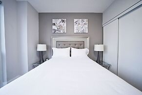 Grand Royal Condos - CN Tower