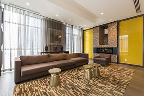 Grand Royal Condos - CN Tower