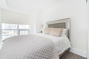 Grand Royal Condos - CN Tower