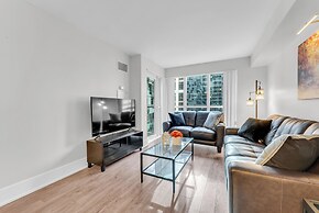 Grand Royal Condos - CN Tower