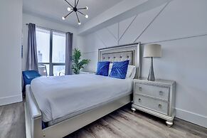 Grand Royal Condos - CN Tower