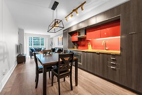 Grand Royal Condos - CN Tower