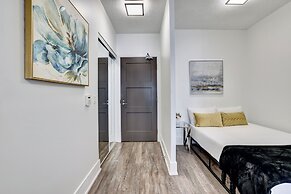 Grand Royal Condos - CN Tower