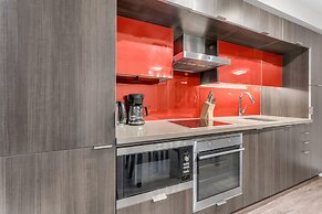 Grand Royal Condos - CN Tower