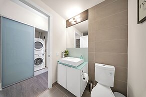 Grand Royal Condos - CN Tower