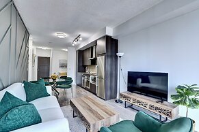 Grand Royal Condos - CN Tower