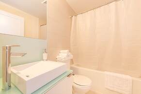 Grand Royal Condos - CN Tower