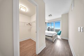 Grand Royal Condos - CN Tower