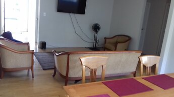 Shooters Saloon Bar Hotel & Cabins