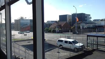 Shooters Saloon Bar Hotel & Cabins