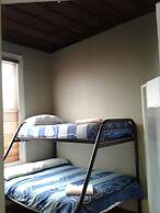 Shooters Saloon Bar Hotel & Cabins