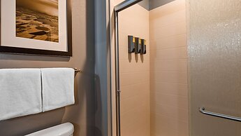 Best Western Plus Overland Inn