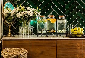 Hotel Brown Beach House & Spa