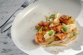 Hotel Brown Beach House & Spa