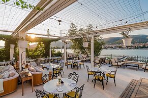 Hotel Brown Beach House & Spa