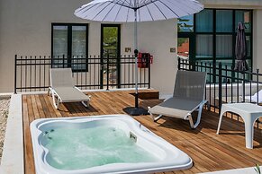 Hotel Brown Beach House & Spa