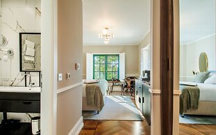 Hotel Brown Beach House & Spa