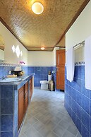 D'Legon Luxury Villas