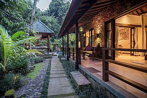 D'Legon Luxury Villas