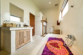 D'Legon Luxury Villas