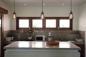 D'Legon Luxury Villas