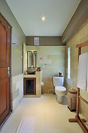 D'Legon Luxury Villas