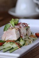 D'Legon Luxury Villas