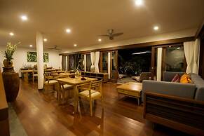 D'Legon Luxury Villas