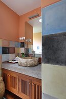 D'Legon Luxury Villas