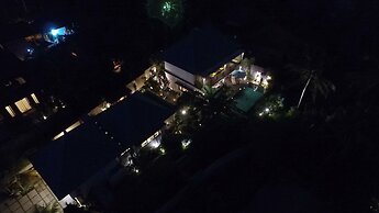 D'Legon Luxury Villas