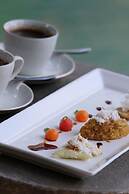 D'Legon Luxury Villas