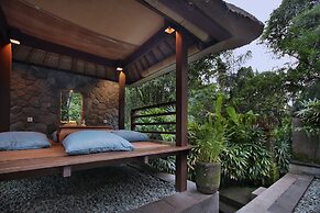 D'Legon Luxury Villas