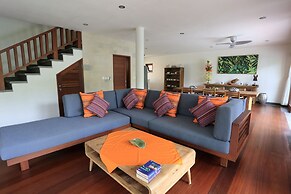 D'Legon Luxury Villas