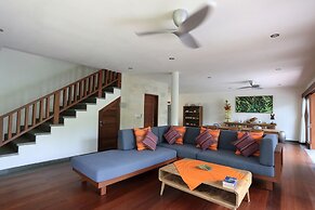 D'Legon Luxury Villas