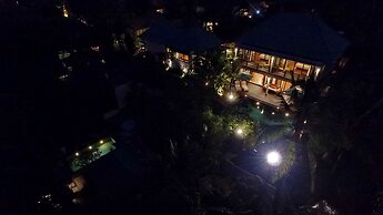 D'Legon Luxury Villas