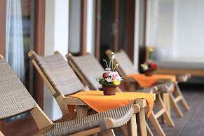 D'Legon Luxury Villas