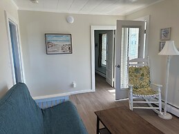 Moontide Motel Cabins & Apartments