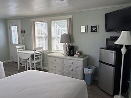 Moontide Motel Cabins & Apartments